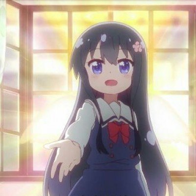 伊朗男子废墟中仍拿水果待客